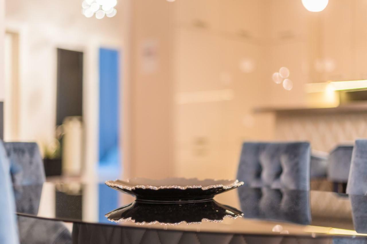 Oasis - Liberty Bridge Apartment