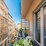Oasis Apartments - Liberty Bridge